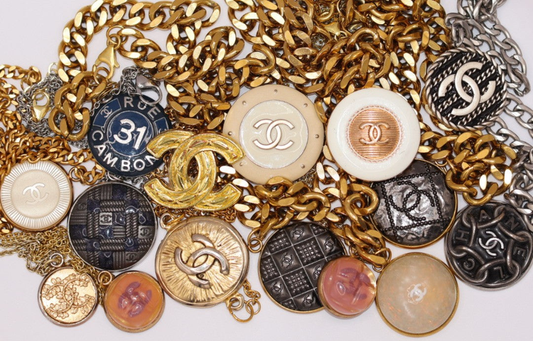 Collares