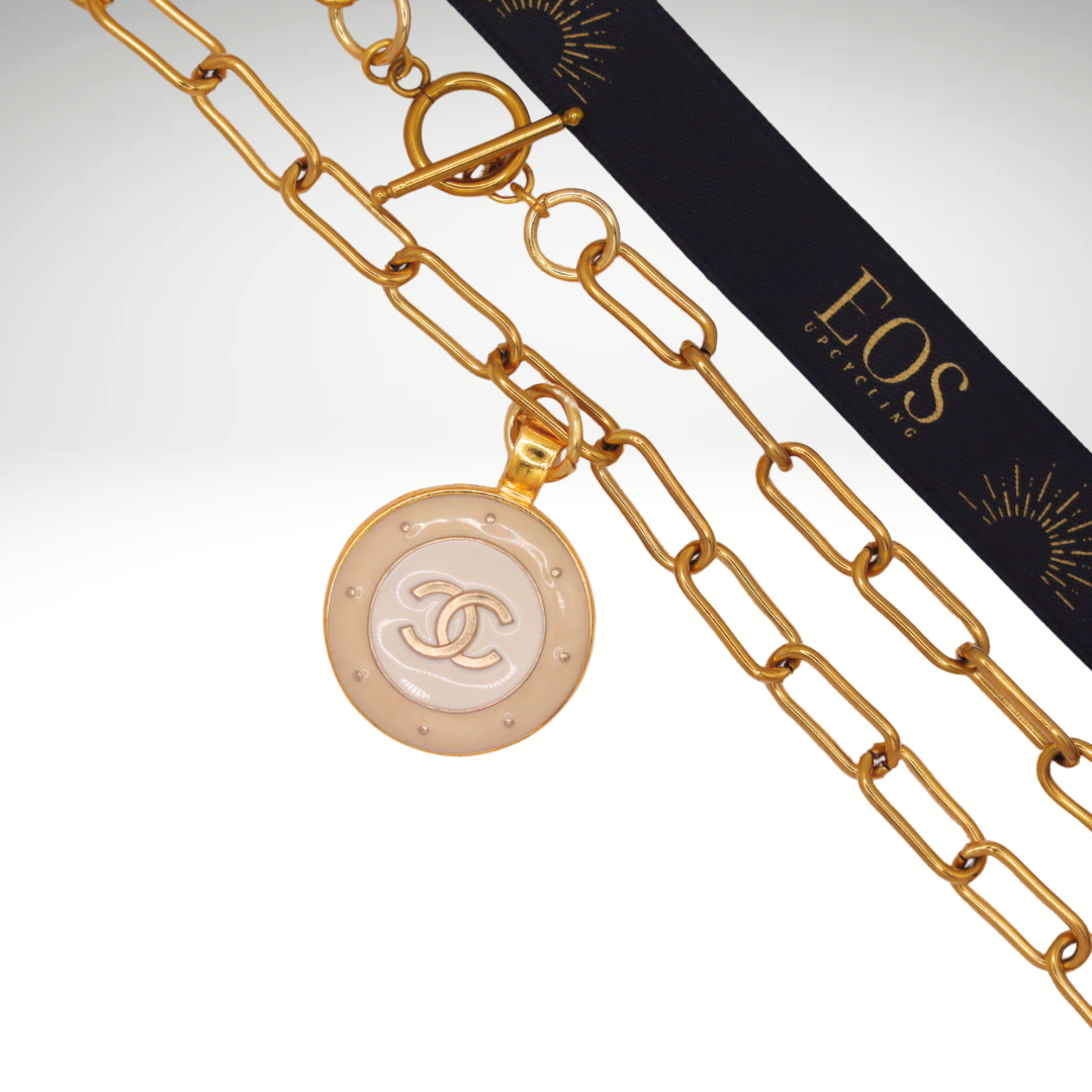 LAQUESIS necklace