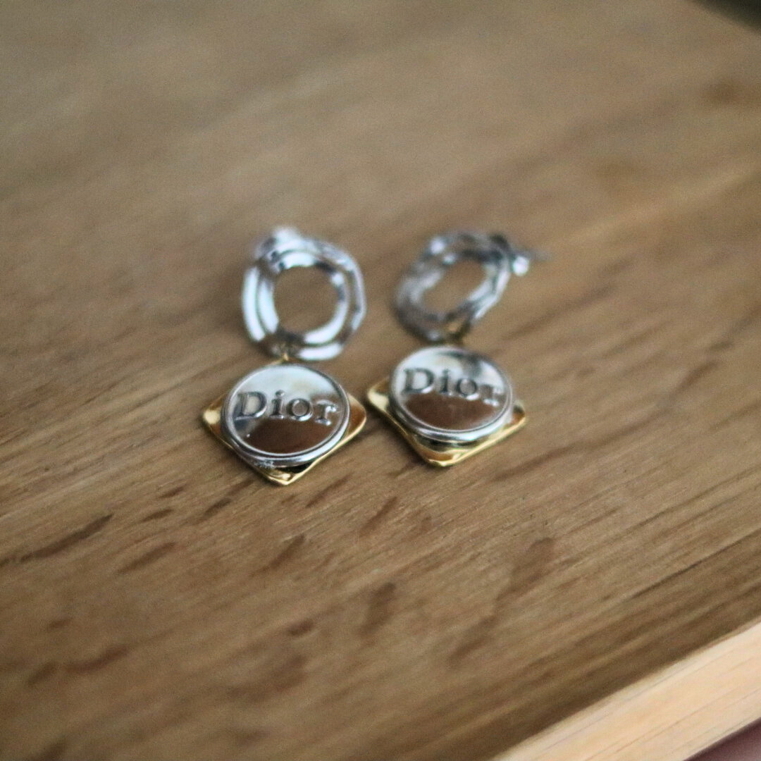 MOIRAS earrings