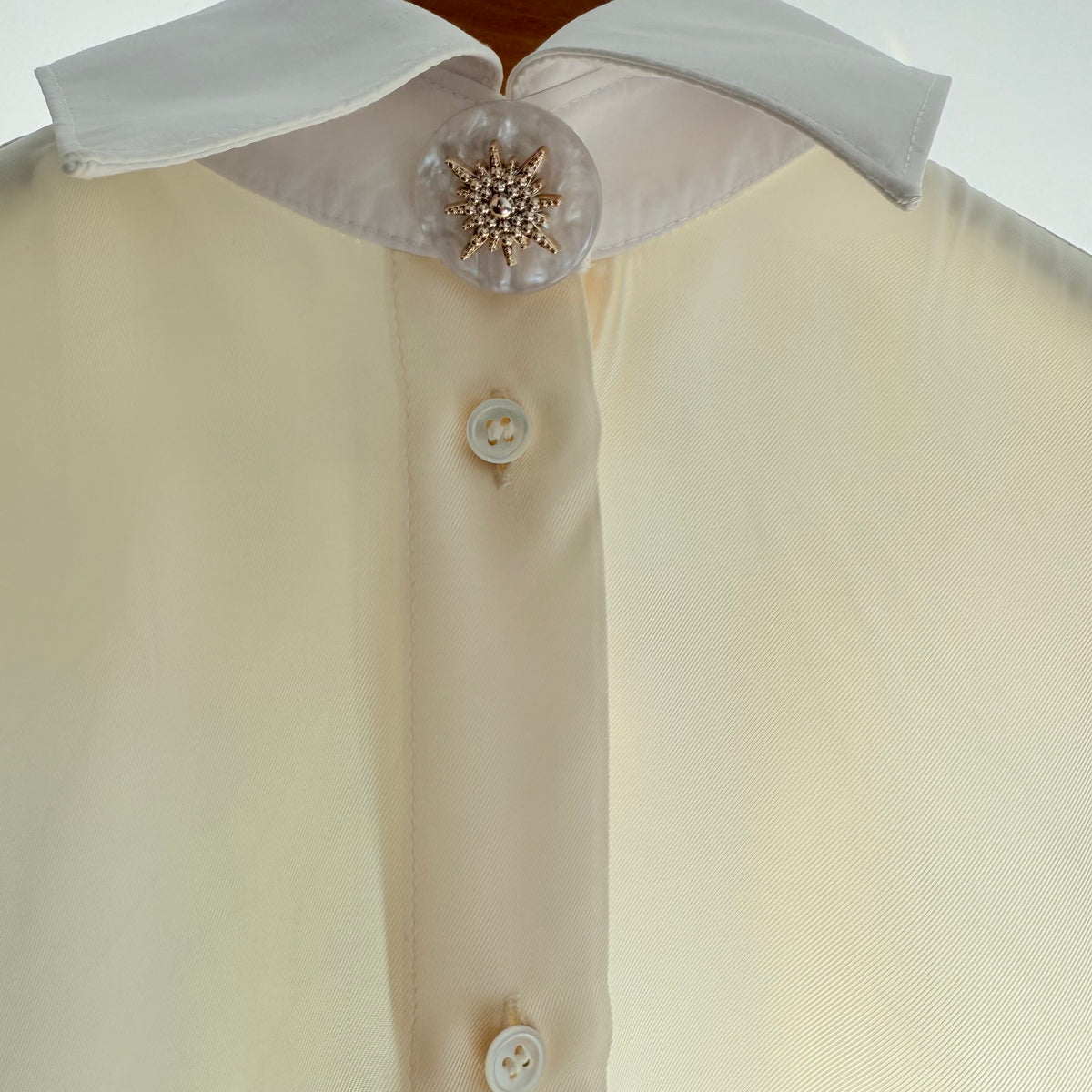 LUISA · EOS CLIC – Accesorio artesanal para camisa