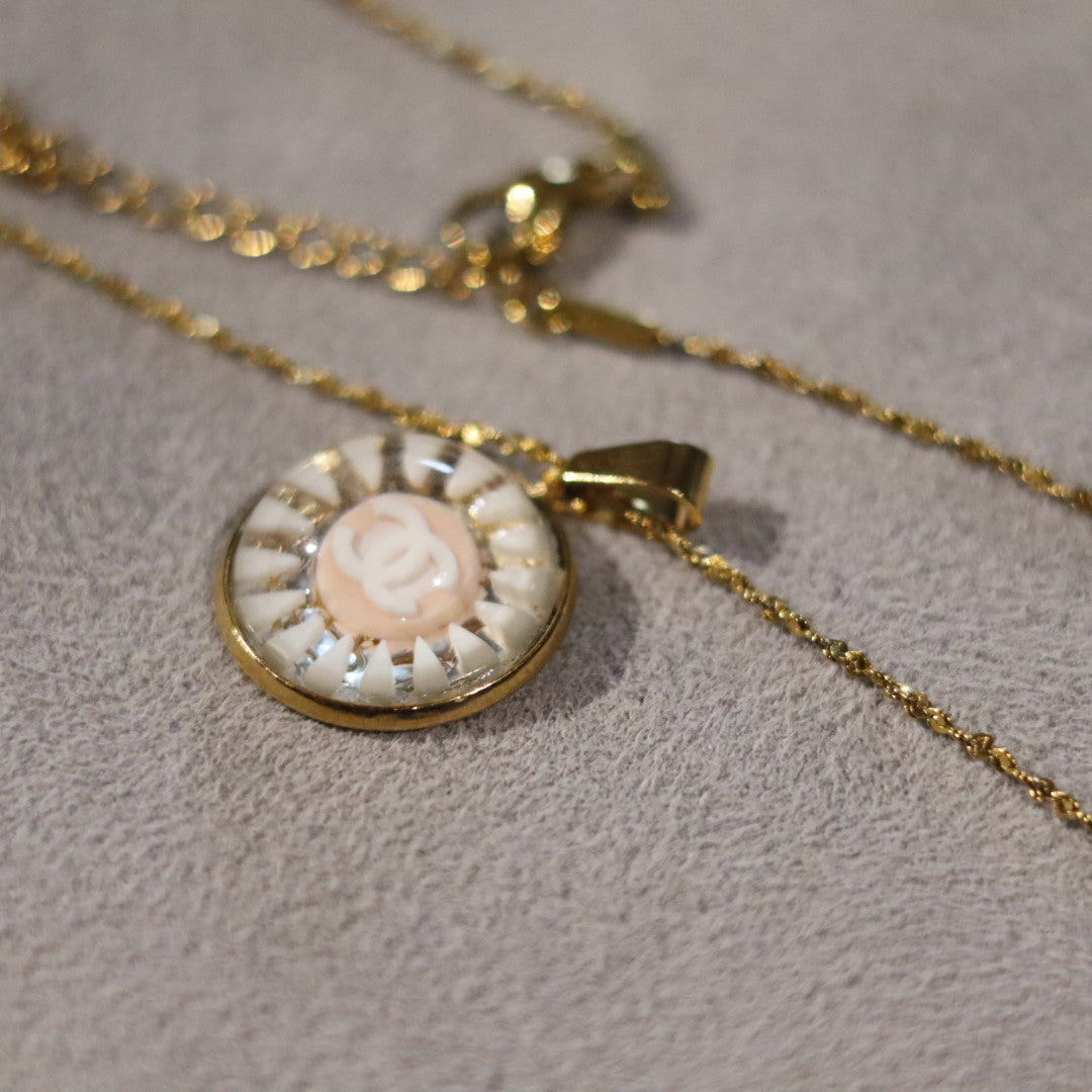 MACARIA necklace