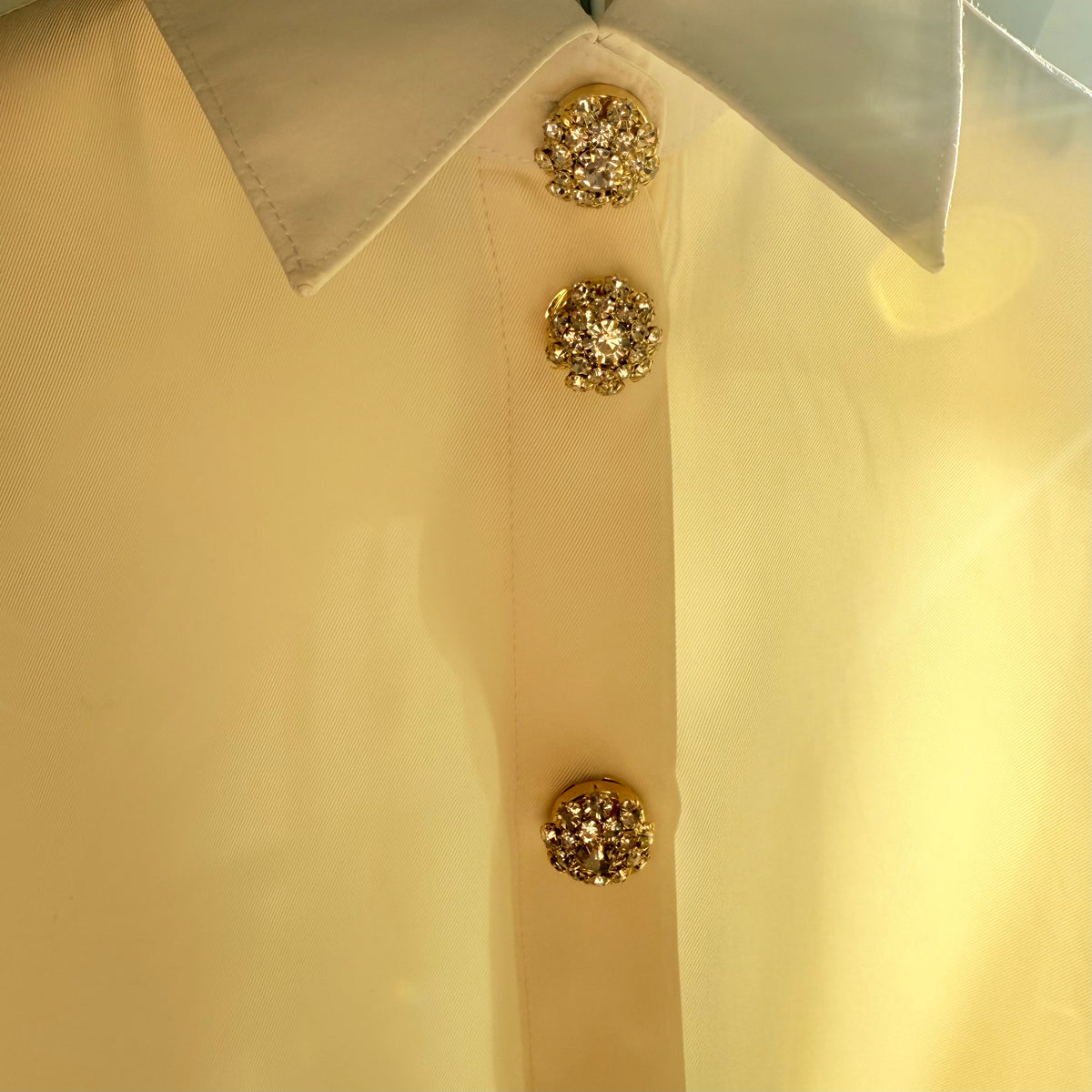 JULIA · EOS CLIC – Accesorio artesanal para camisa