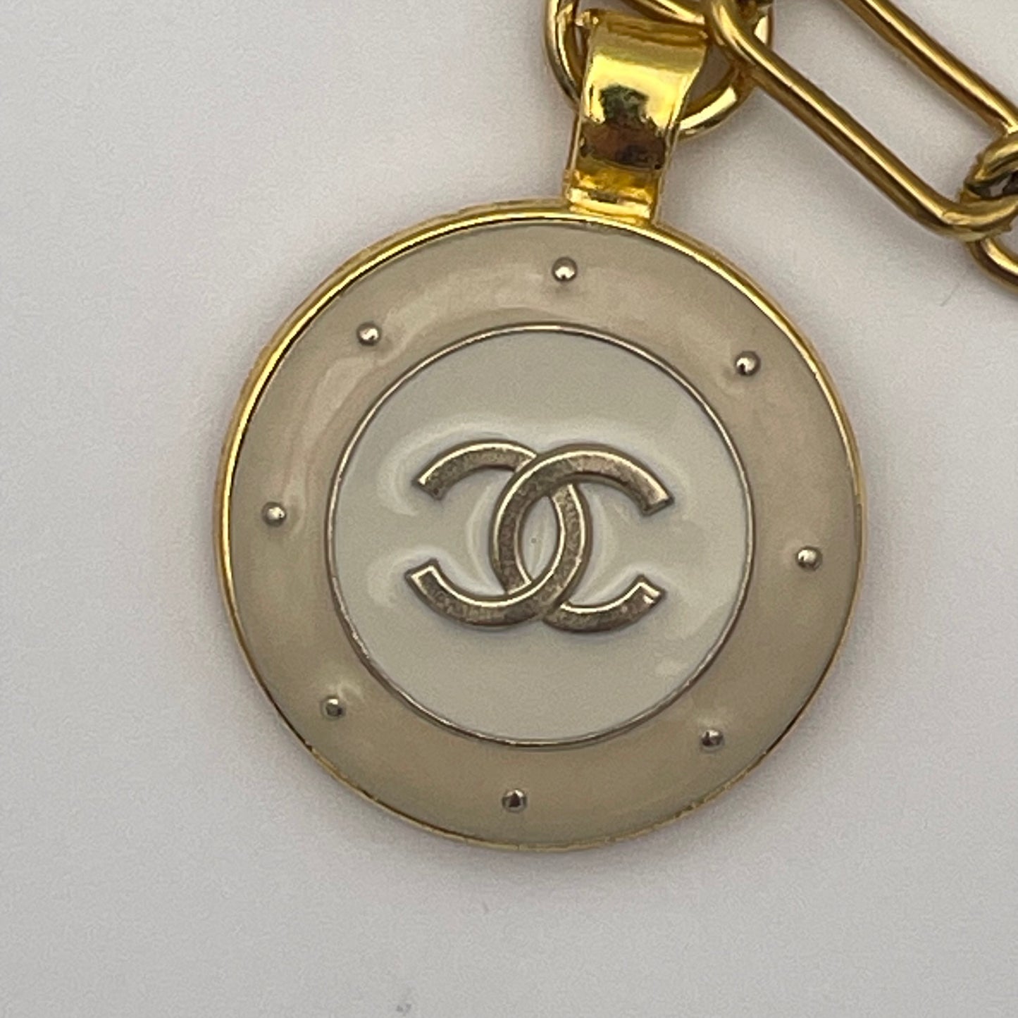 LAQUESIS necklace