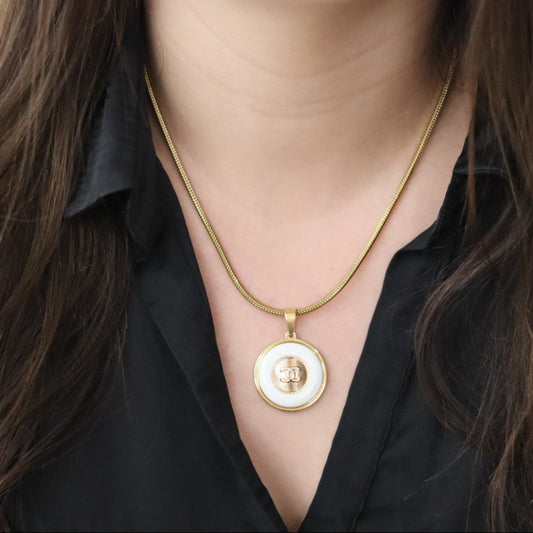 Joya artesanal PASIFAE, elegante y sostenible.