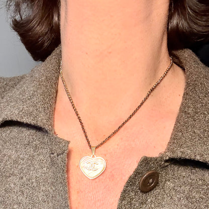 Joya artesanal EOS UPCYCLING, elegante y sostenible