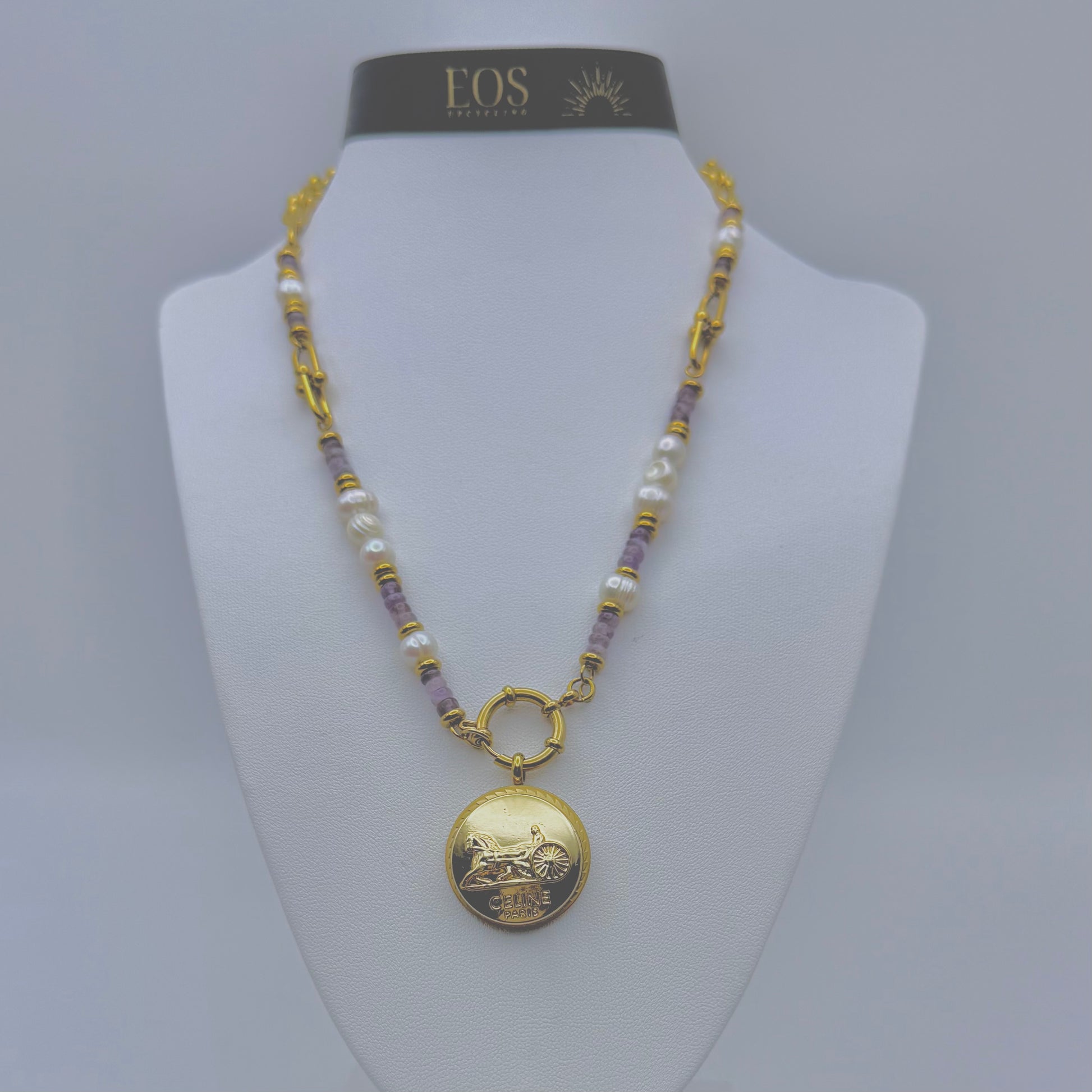 Collar artesanal FEDRA, pieza hecha a mano por EOS UPCYCLING