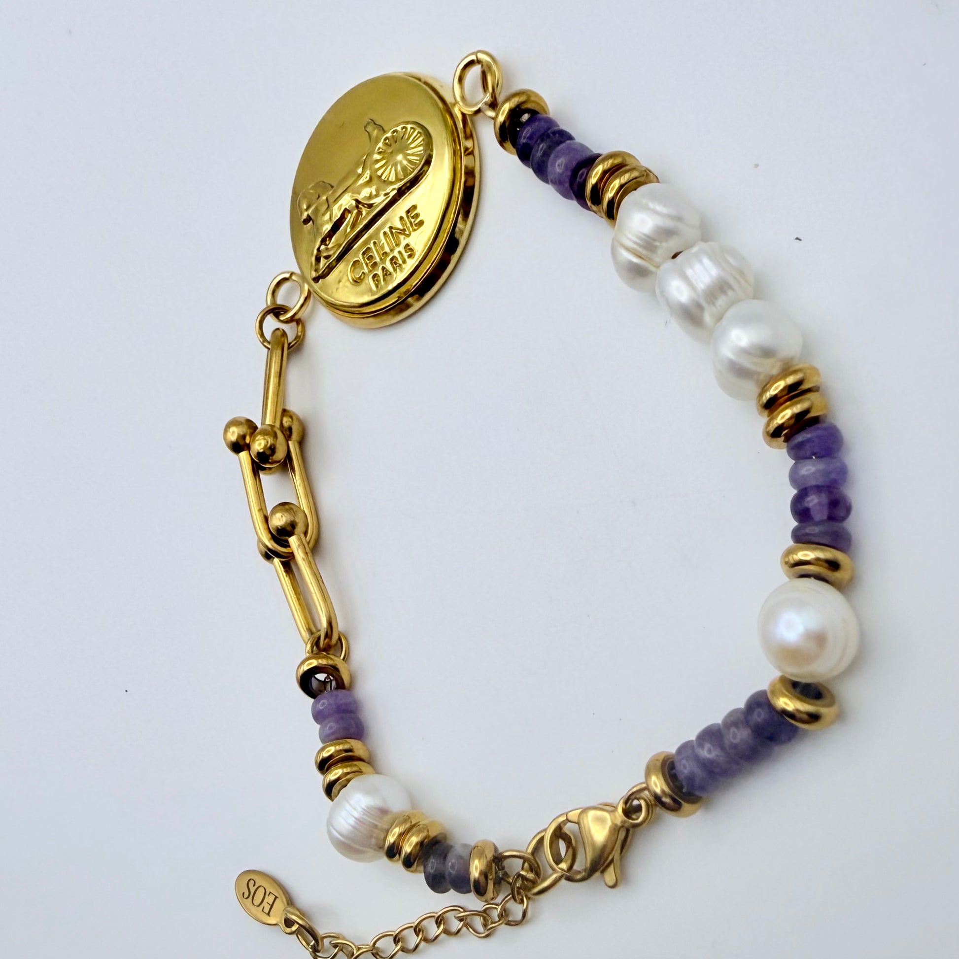 Pulsera artesanal FEDRA, joya única y sostenible, una creación única por EOS UPCYCLING.
