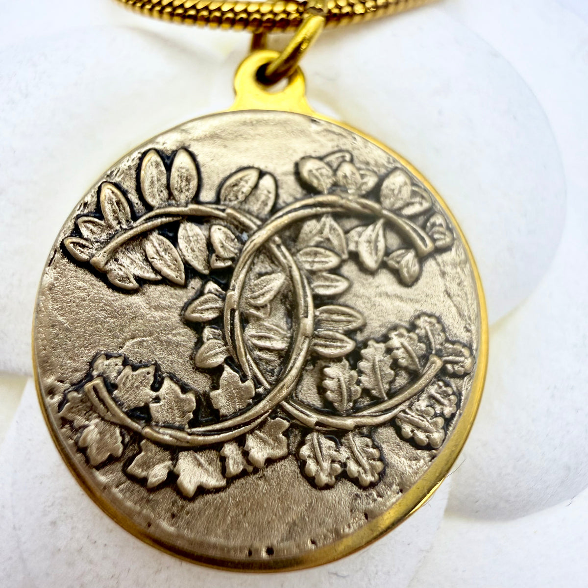 HESTIA · Collar artesanal
