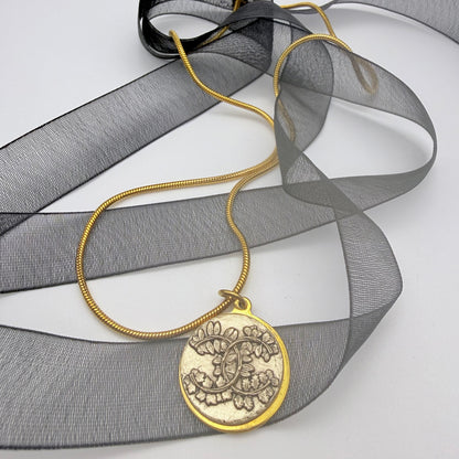HESTIA · Collar artesanal
