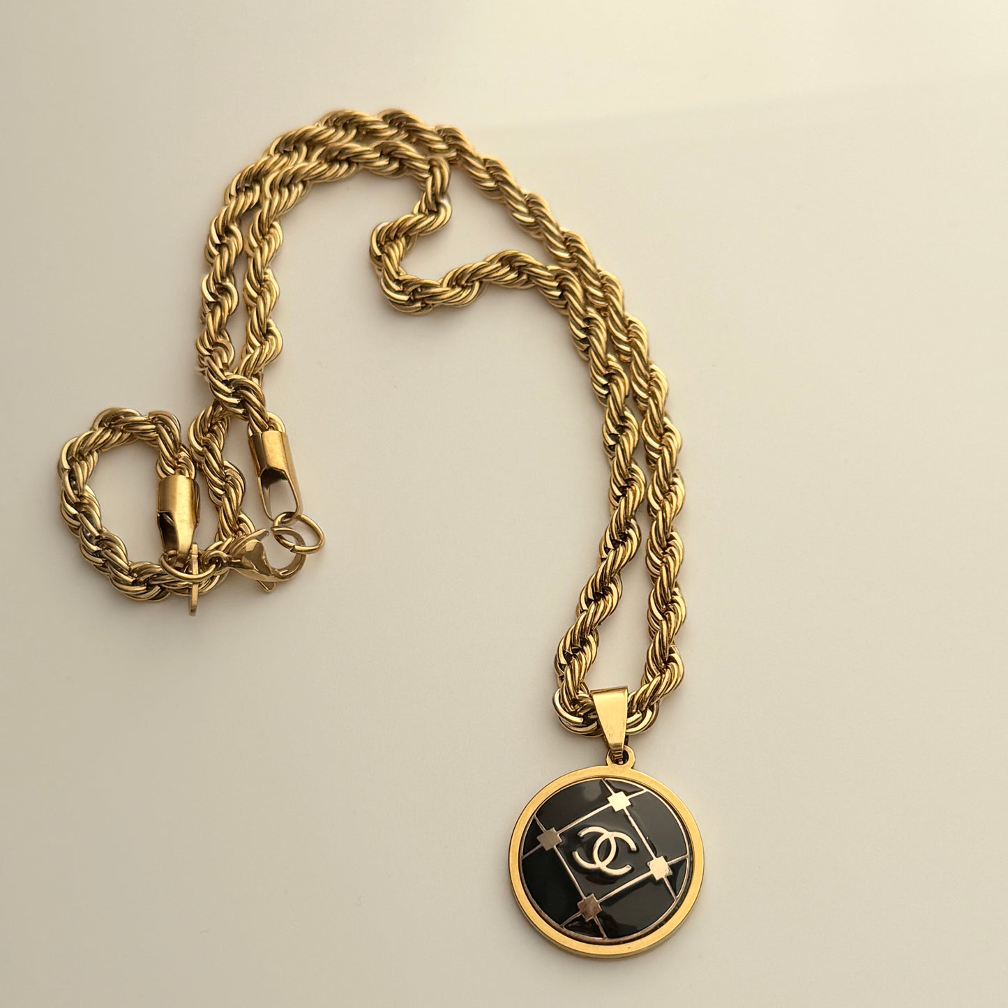 ALEO necklace