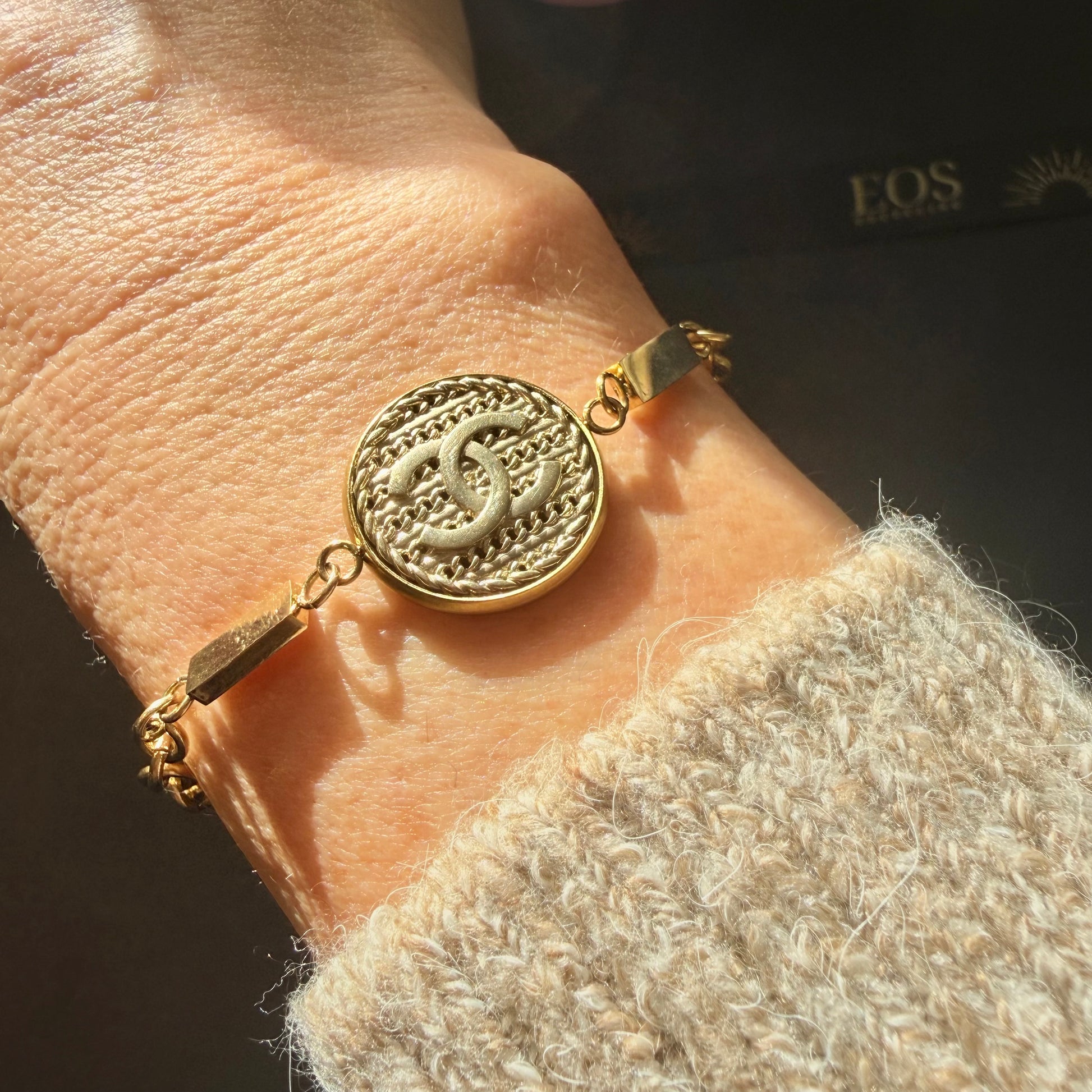 Pulsera artesanal LEMNOS, joya única y sostenible, una creación única por EOS UPCYCLING