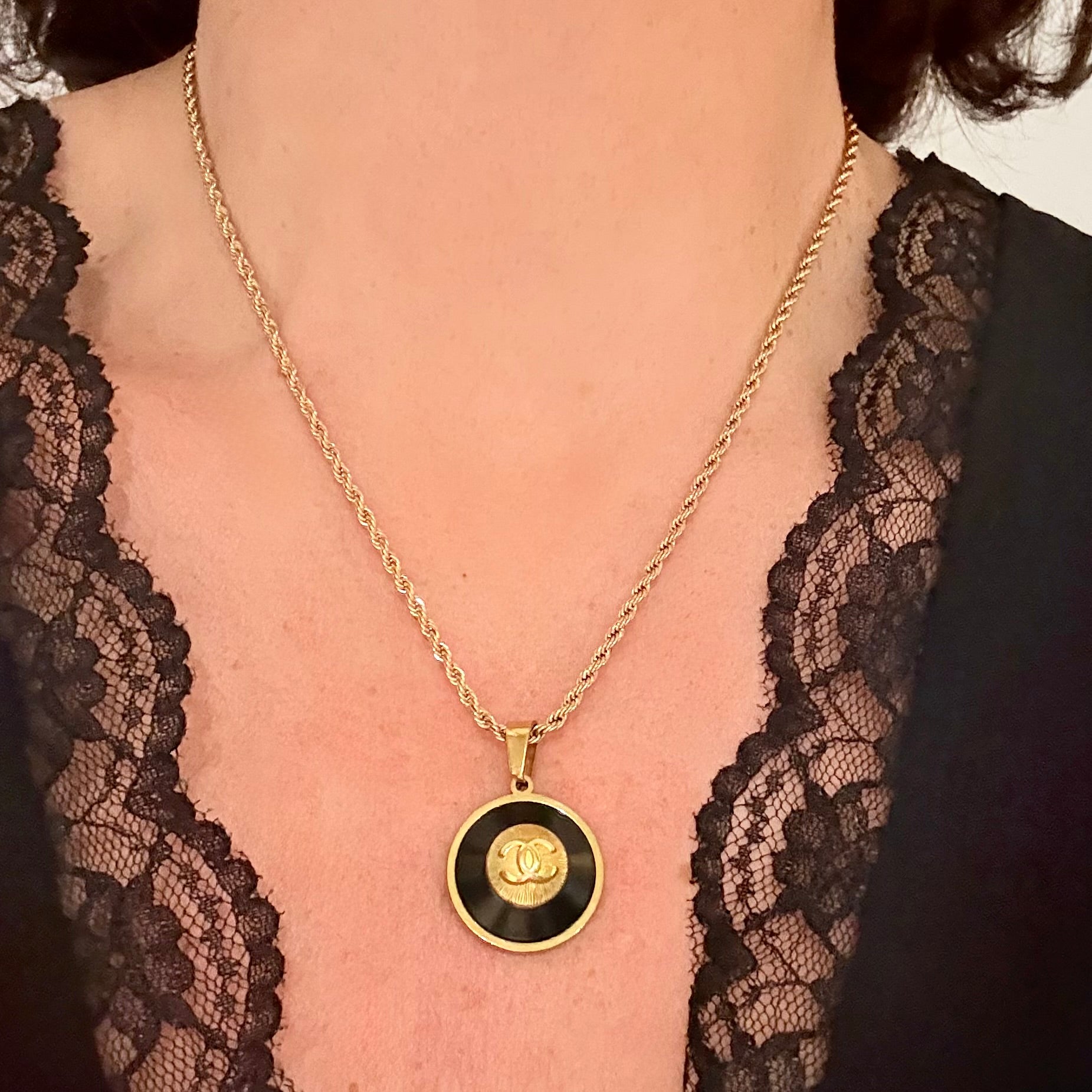 Joya artesanal MILOS, elegante y sostenible