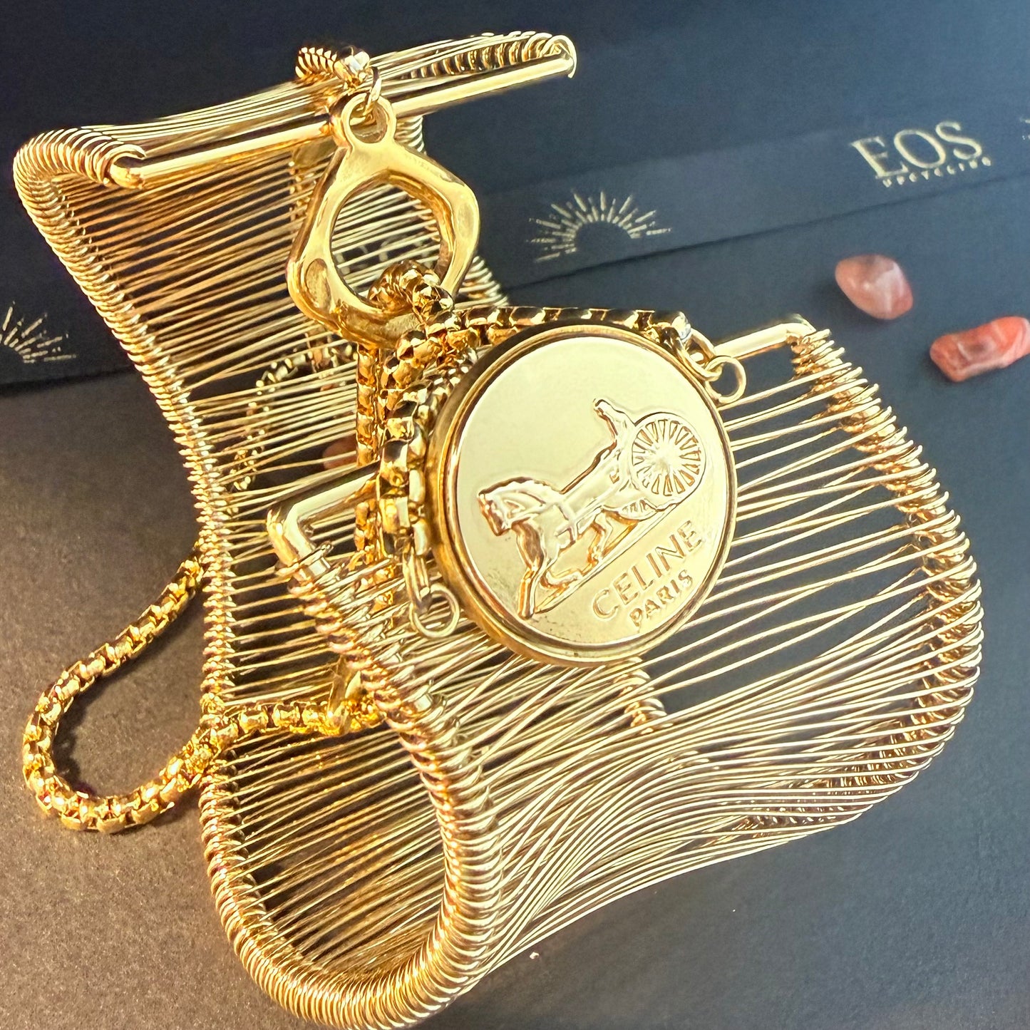 Joya artesanal EOS UPCYCLING con botón CELINE recuperado