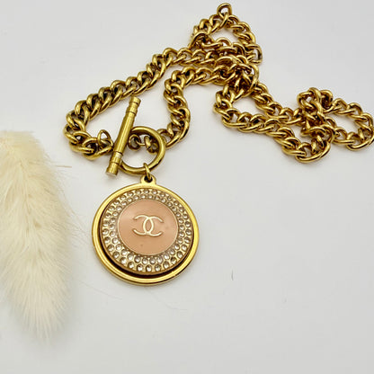 Joya artesanal EOS UPCYCLING, elegante y sostenible.