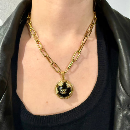 Joya artesanal EOS UPCYCLING, elegante y sostenible. Un regalo personalizado para una mujer. muy elegante y atemporal. 