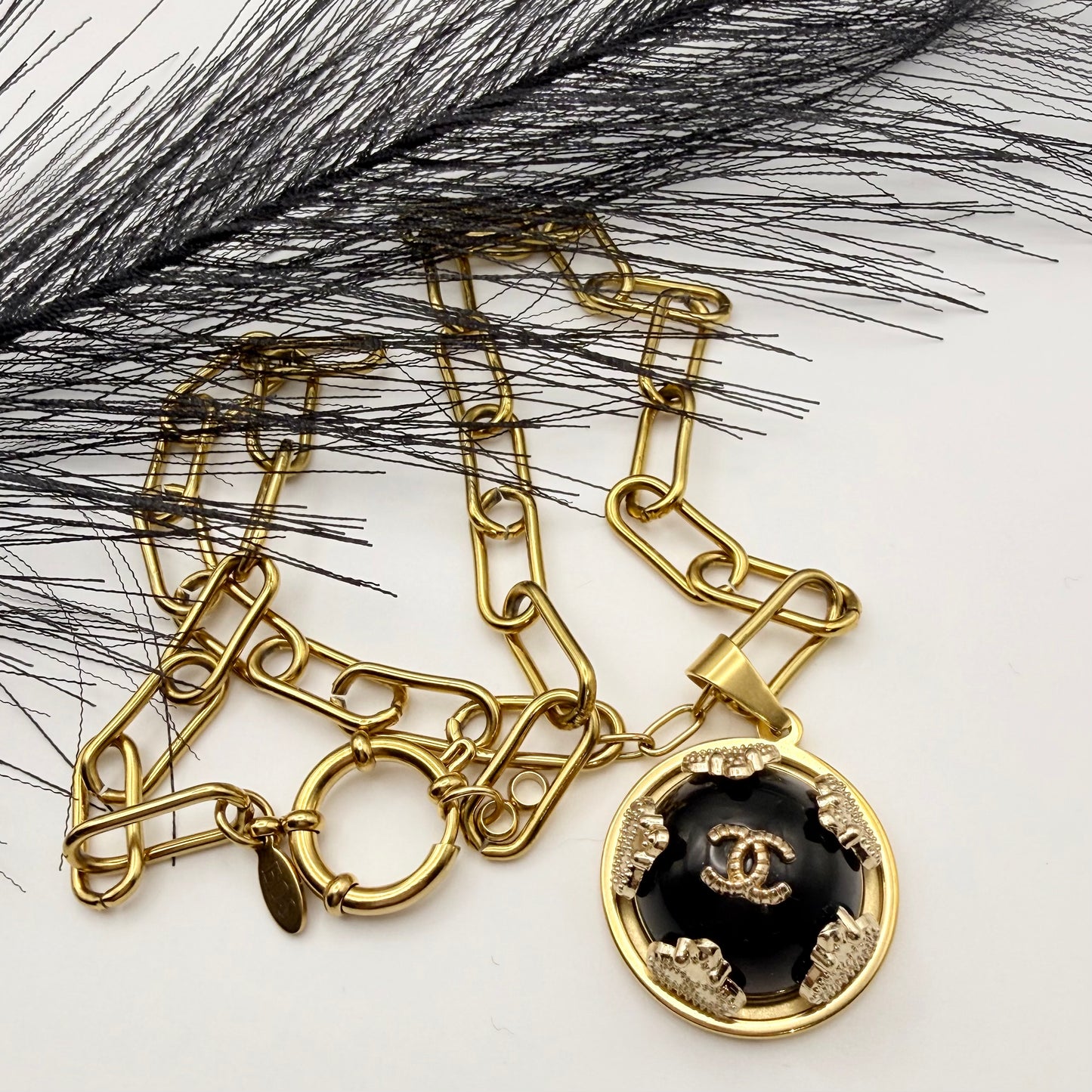 Collar artesanal SIRENA, joya única y sostenible, una creación única por EOS UPCYCLING.
