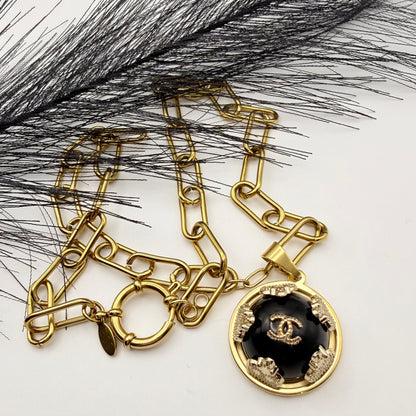 Collar artesanal SIRENA, joya única y sostenible, una creación única por EOS UPCYCLING.
