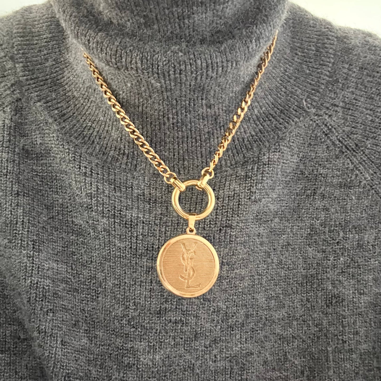 Joya artesanal EOS UPCYCLING, elegante y sostenible 